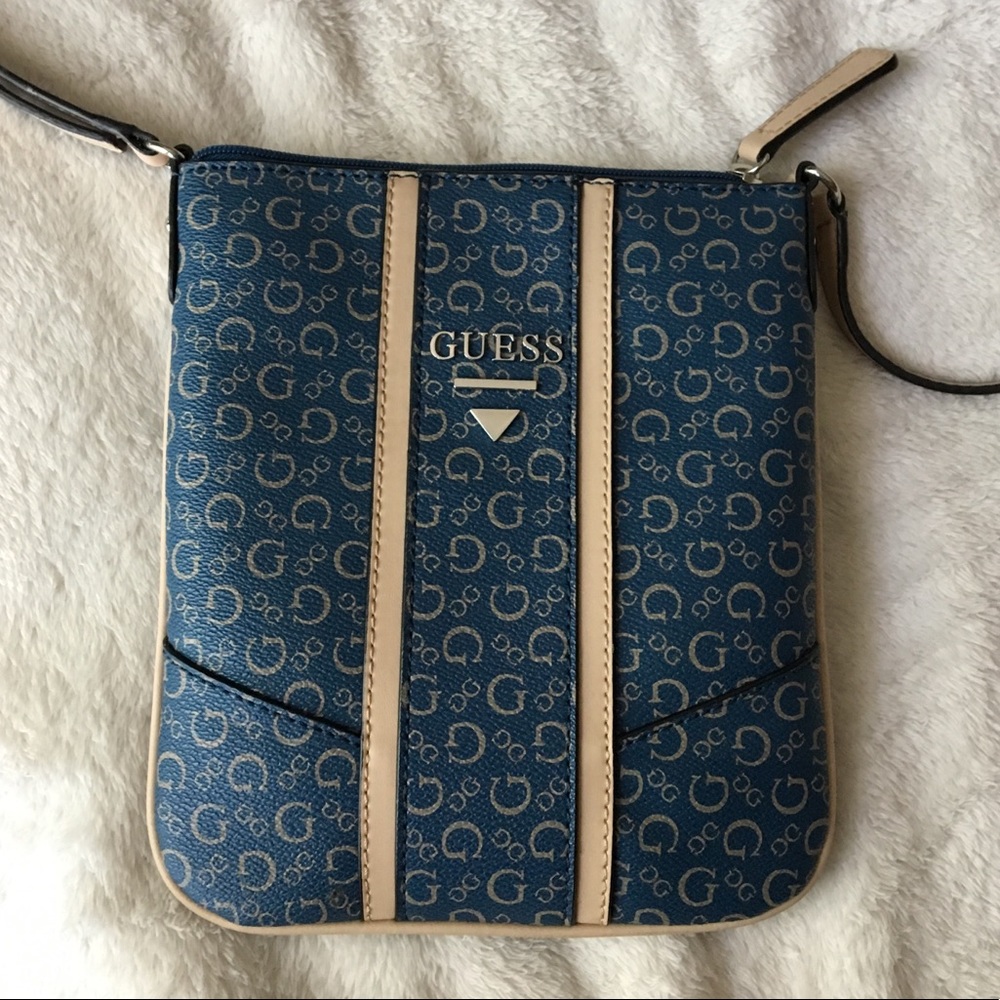 GUESS Purse - Picture 1 of 3